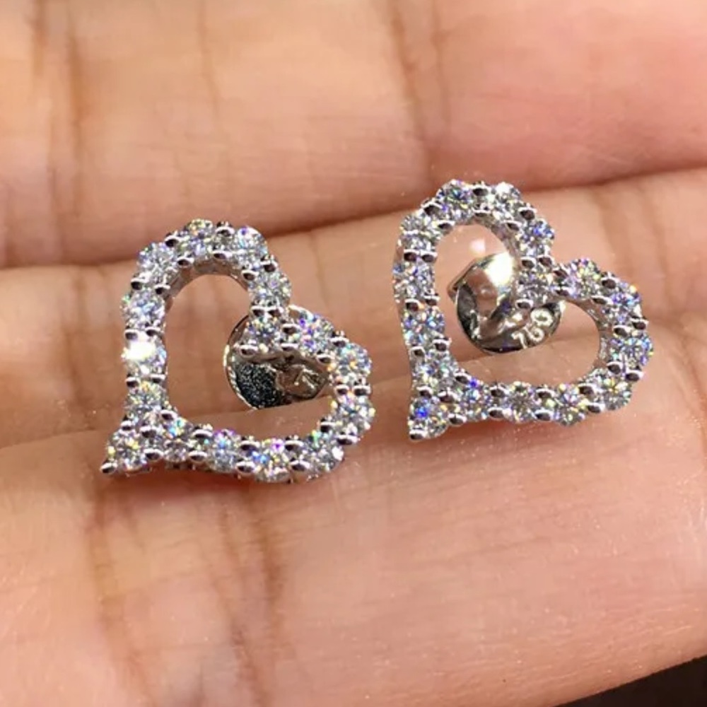💖 18k White Gold Filled CZ Diamond Heart Earrings